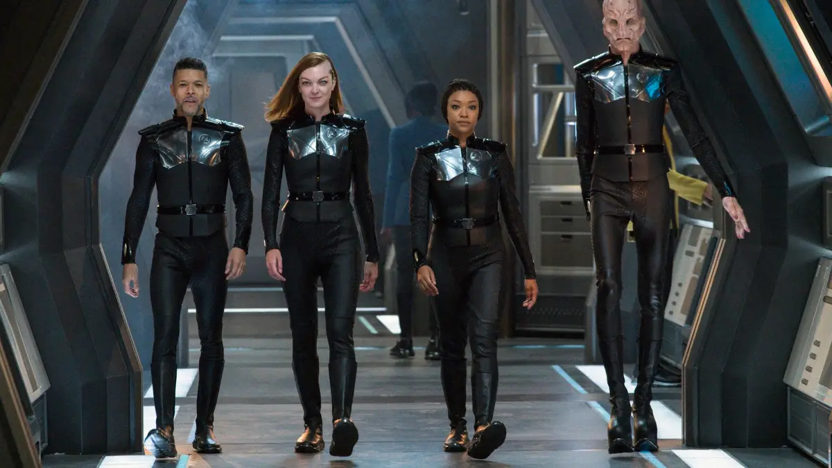 Star Trek cast walking